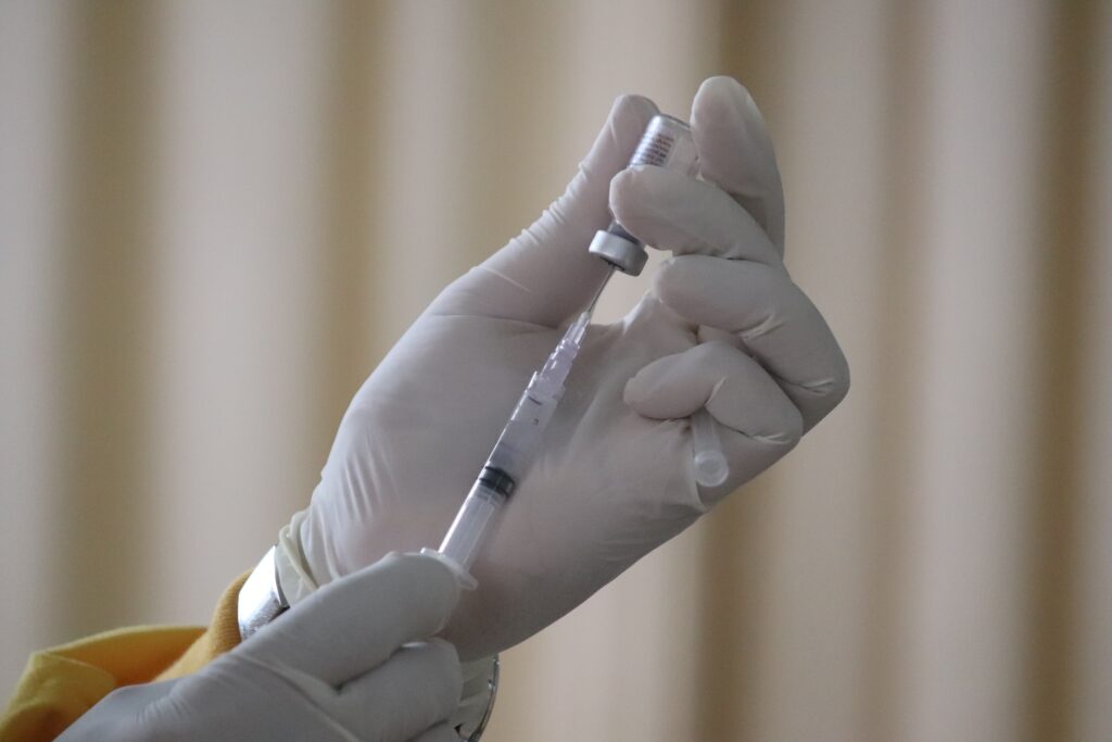 Vaccini e disturbi - siringa